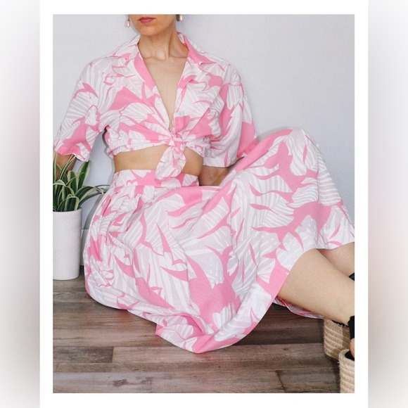 Vintage pink and white 2 piece skirt and top set. - Picture 4 of 6